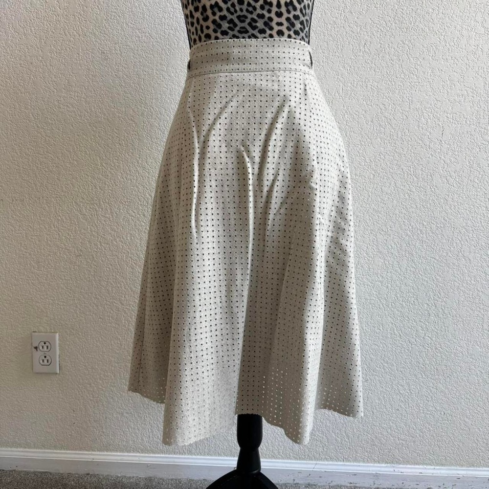 Zara cream pleated skirt - Picture 4 of 6